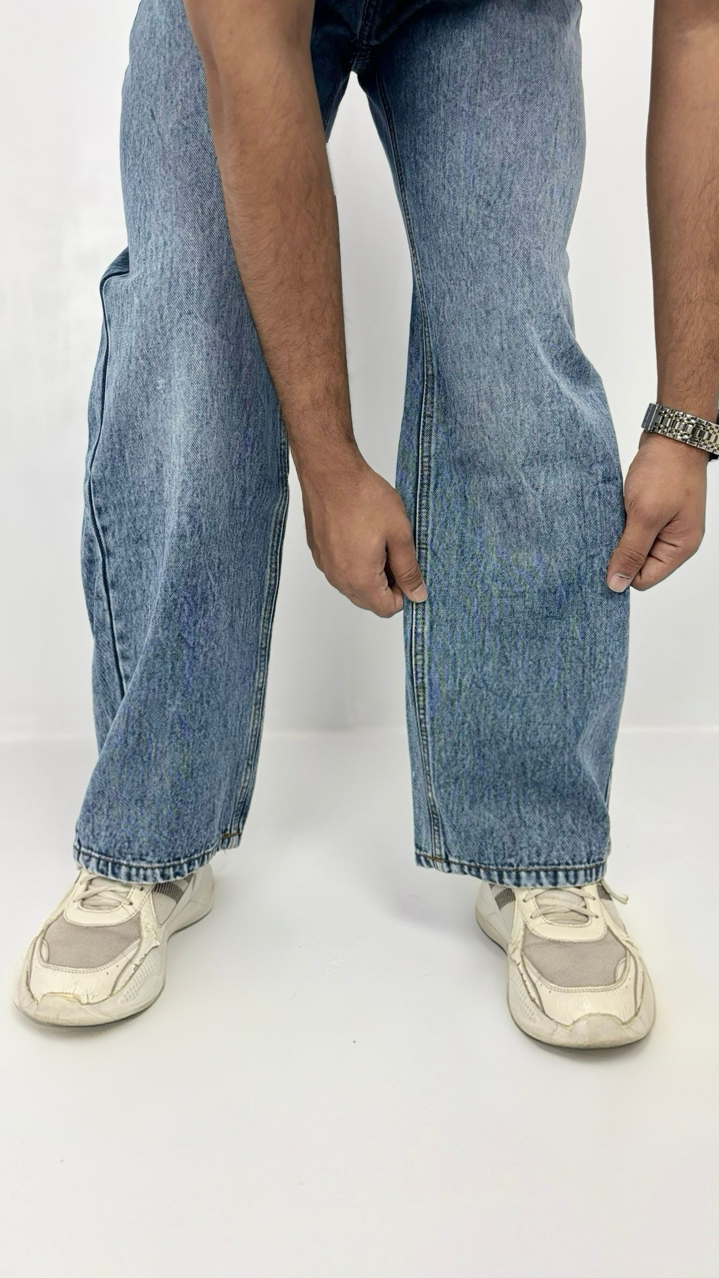 “Mid wash” Straight Fit jeans