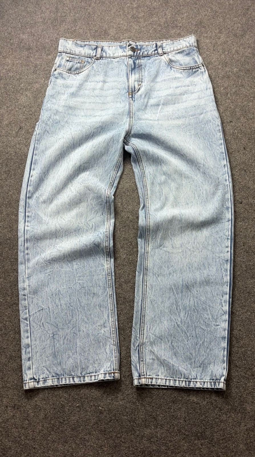 “Light Wash” Straight fit Jeans