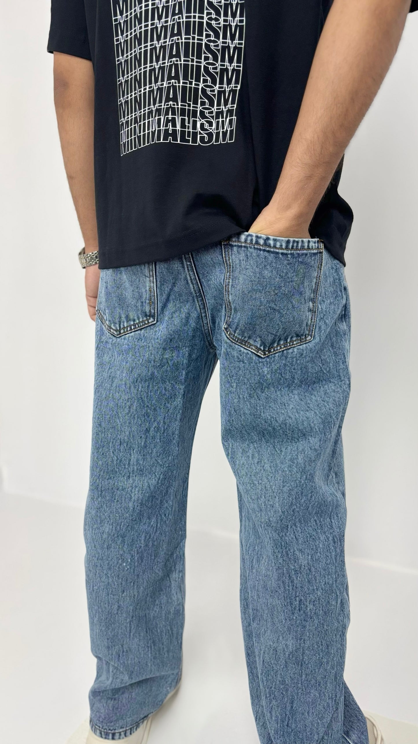 “Mid wash” Straight Fit jeans
