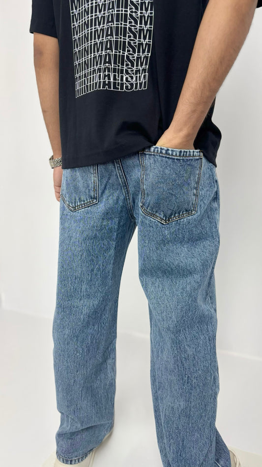 “Mid washed” Straight Fit jeans